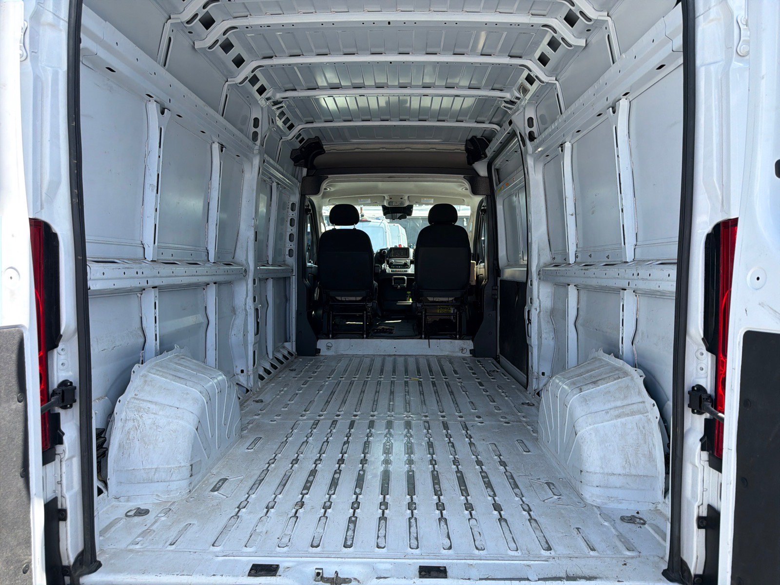 Used 2023 RAM ProMaster 2500 FWD image 7