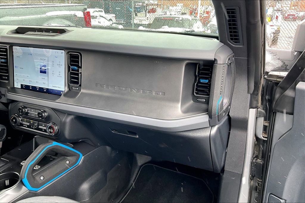 Certified 2024 Ford Bronco Black Diamond image 14