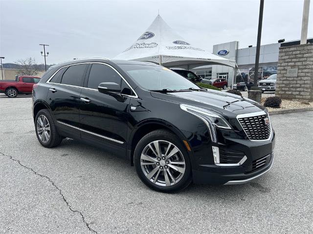 Used 2025 Cadillac XT5 Premium Luxury w/ Technology Package image 2