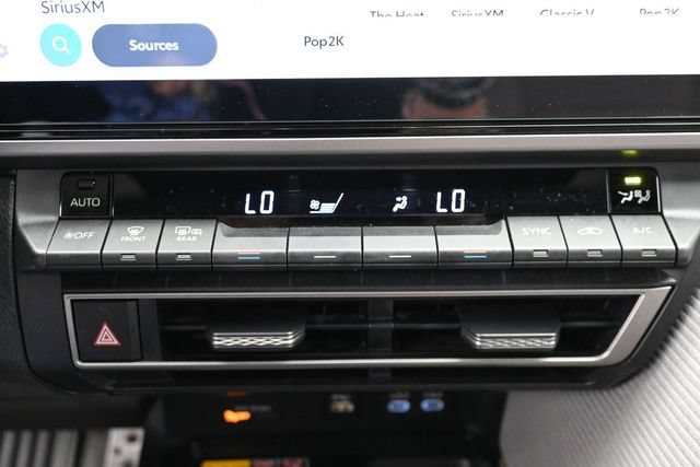 Used 2025 Toyota Camry SE w/ Multimedia Upgrade Package FWD image 21