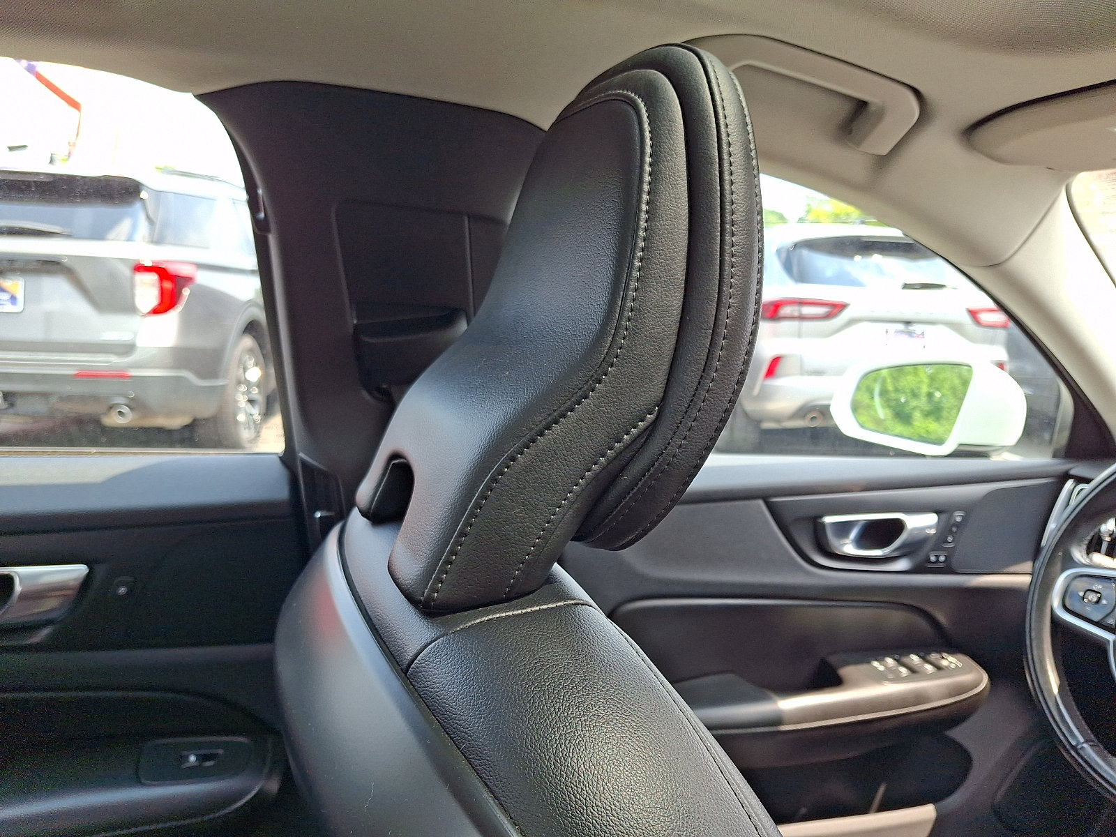 Used 2021 Volvo S60 T6 Momentum AWD/4WD image 13