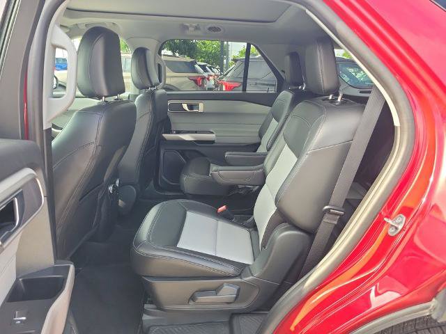 Certified 2024 Ford Explorer XLT w/ Equipment Group 202A AWD/4WD image 10