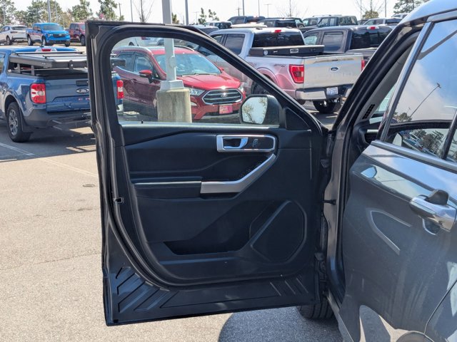 Certified 2023 Ford Explorer XLT w/ Equipment Group 202A image 14