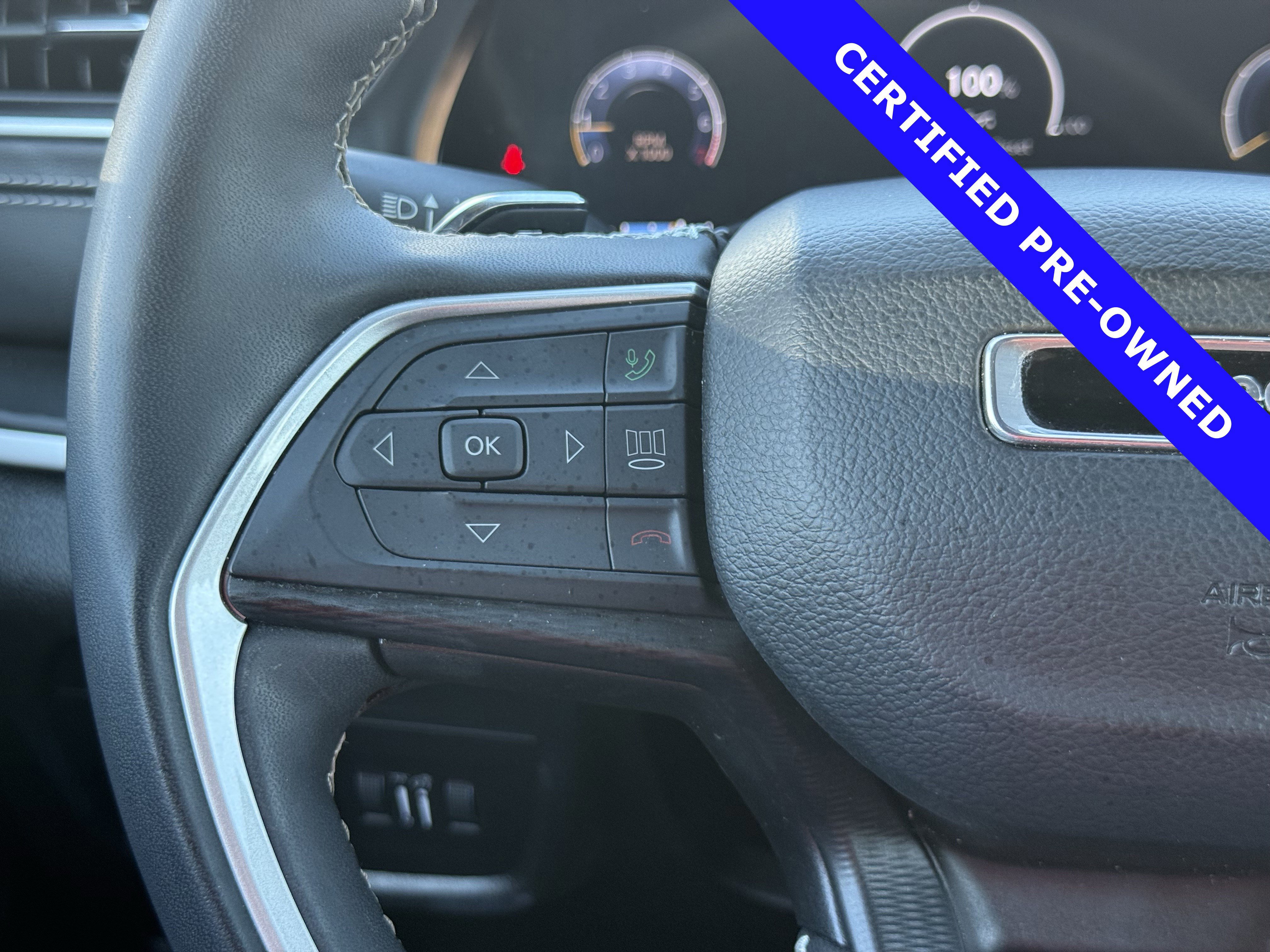 Used 2023 Jeep Grand Cherokee L Laredo image 27