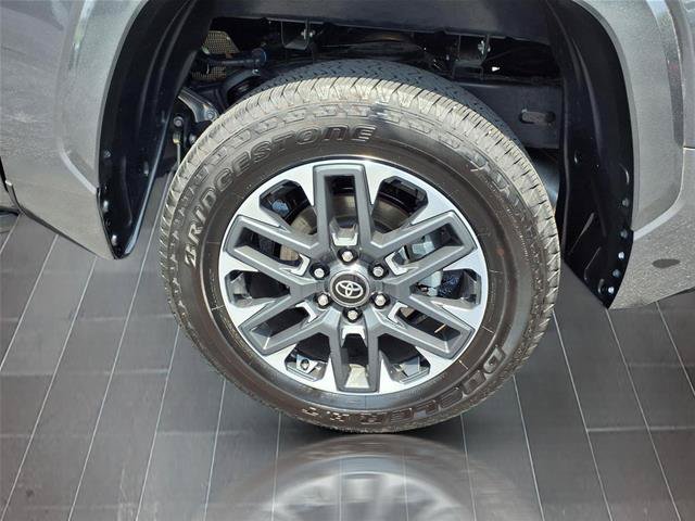 Used 2025 Toyota Tundra Limited AWD/4WD image 17