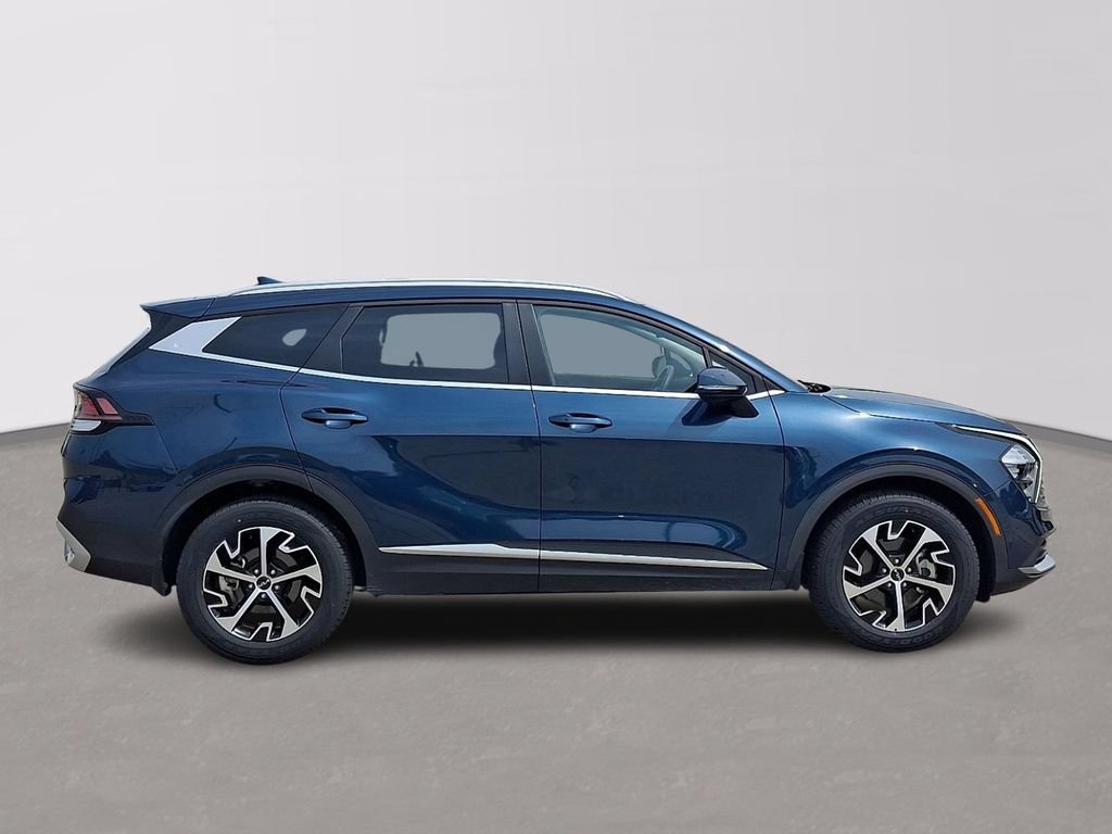 Used 2023 Kia Sportage EX AWD/4WD image 7