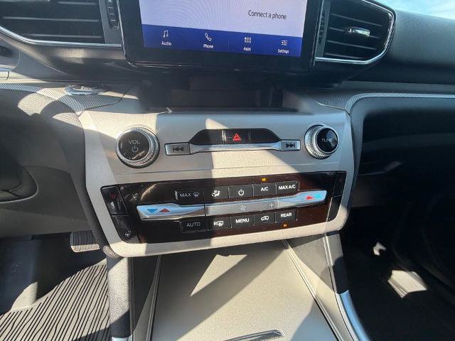 Certified 2023 Ford Explorer XLT w/ Equipment Group 202A AWD/4WD image 23