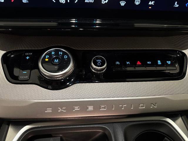 Certified 2025 Ford Expedition Active image 30