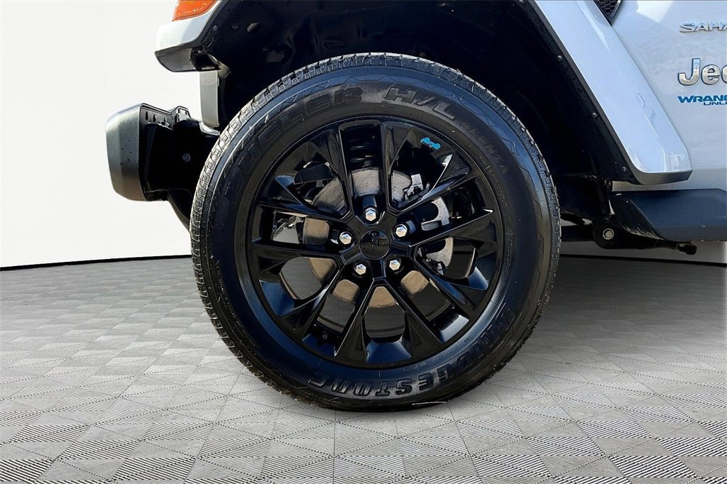 Used 2022 Jeep Wrangler Unlimited Sahara w/ Cold Weather Group image 11
