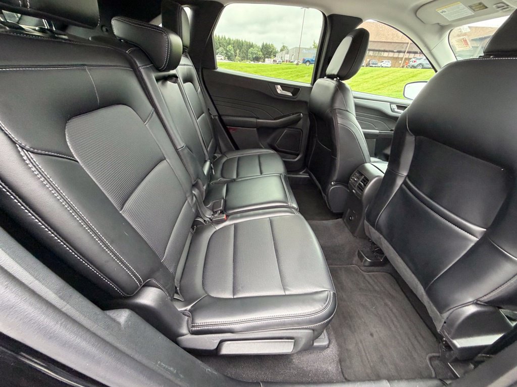 Certified 2025 Ford Escape Platinum AWD/4WD image 37