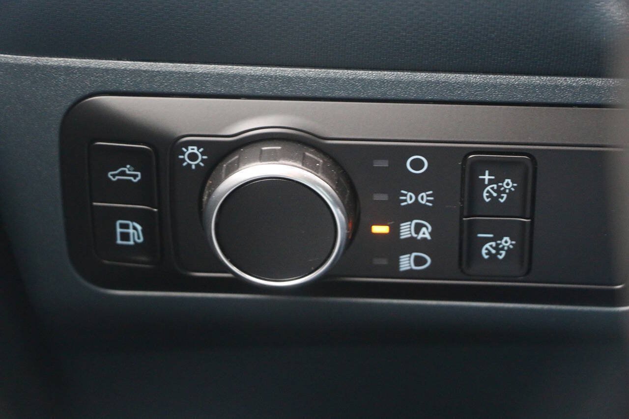 Certified 2025 Ford Maverick XL FWD image 29