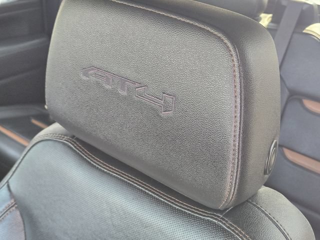 Used 2022 GMC Sierra 2500 AT4 w/ AT4 Premium Plus Package AWD/4WD image 14