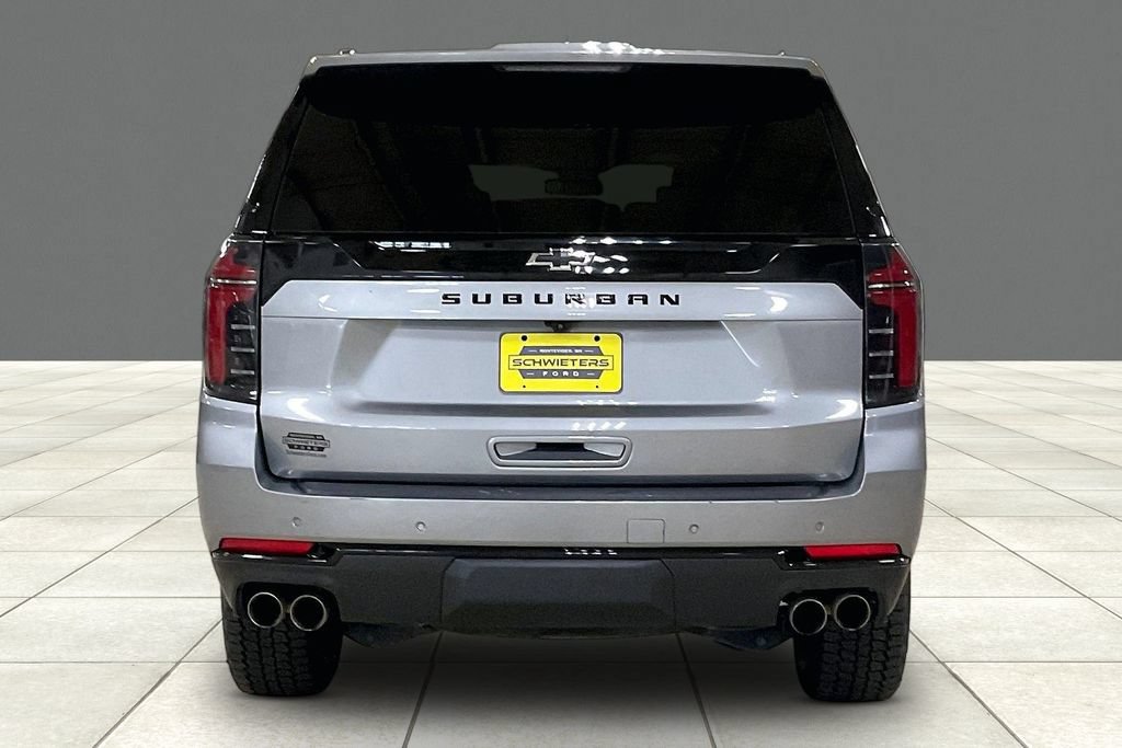 Used 2025 Chevrolet Suburban Z71 AWD/4WD image 4