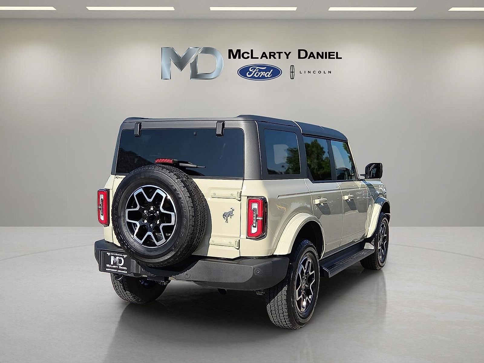 Certified 2025 Ford Bronco Outer Banks AWD/4WD image 5
