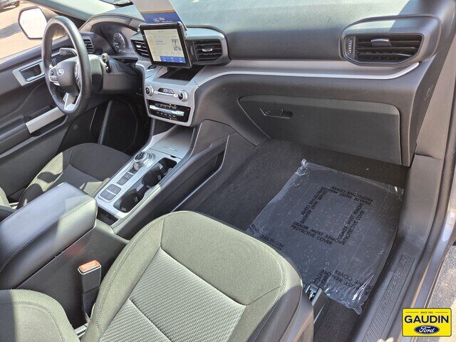Certified 2024 Ford Explorer XLT RWD image 17