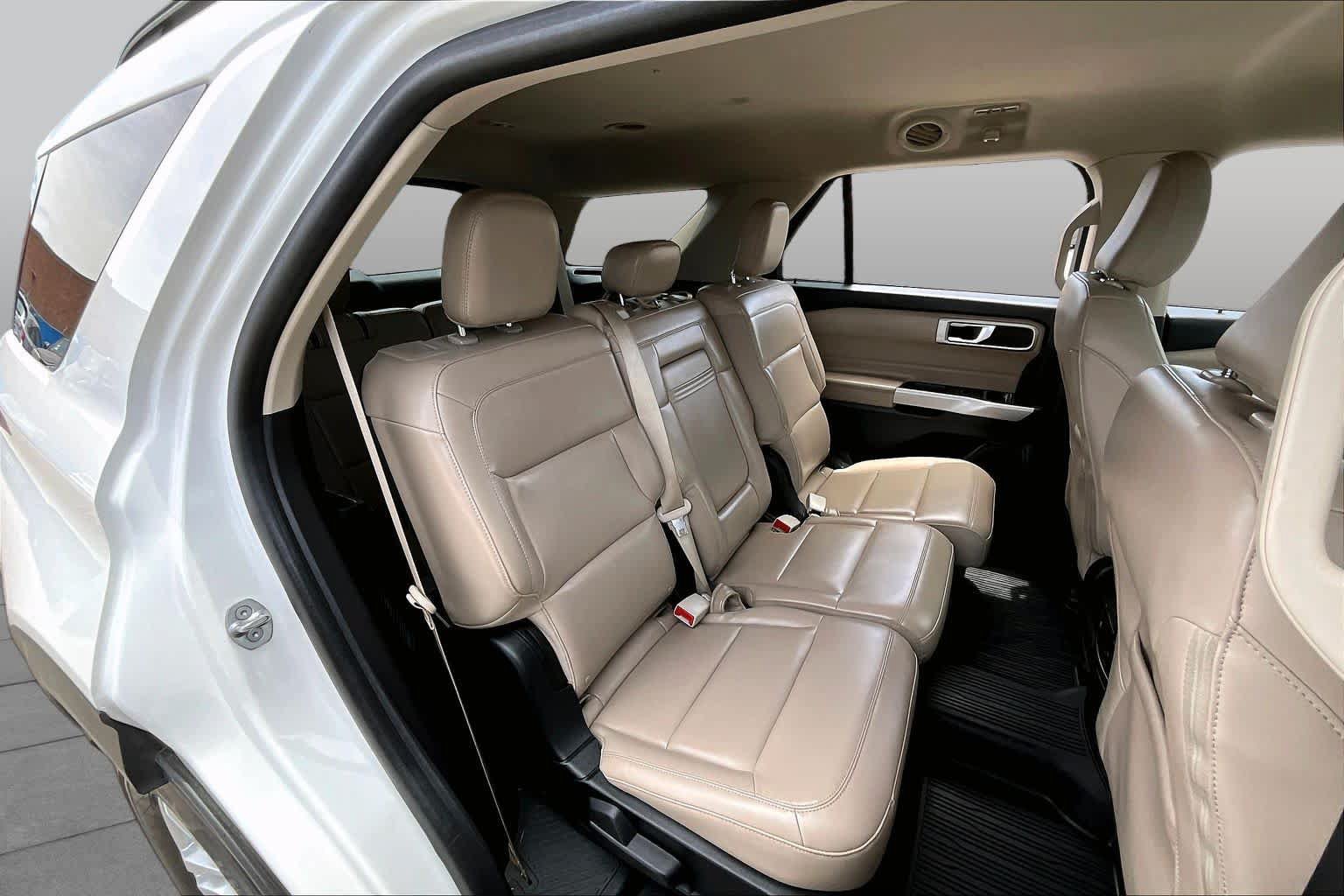 Certified 2022 Ford Explorer XLT w/ Equipment Group 202A RWD image 18