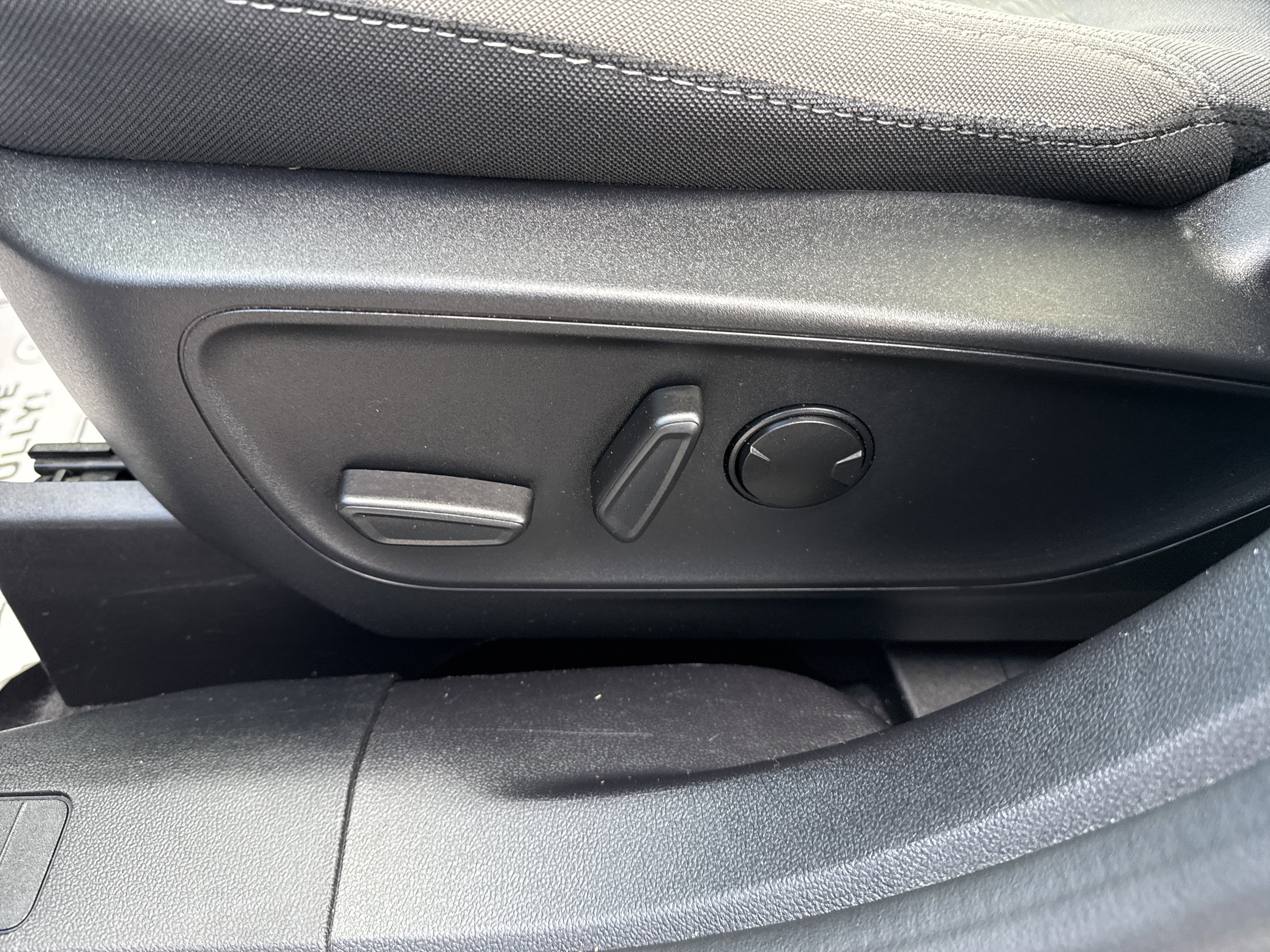 Certified 2022 Ford Escape SE w/ Convenience Package image 16