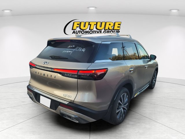 Used 2023 INFINITI QX60 Sensory w/ Vision Package AWD/4WD image 3