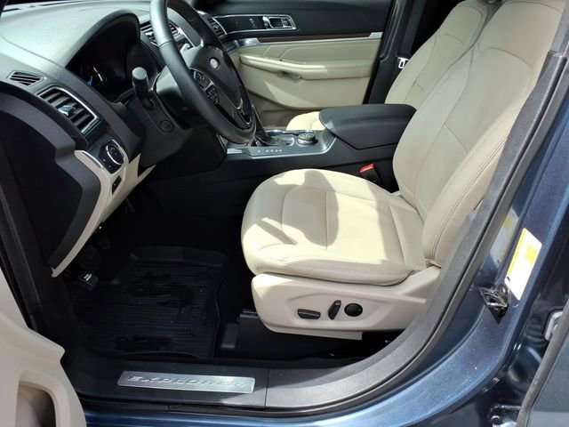 Certified 2019 Ford Explorer Limited w/ Class III Trailer Tow Package image 18