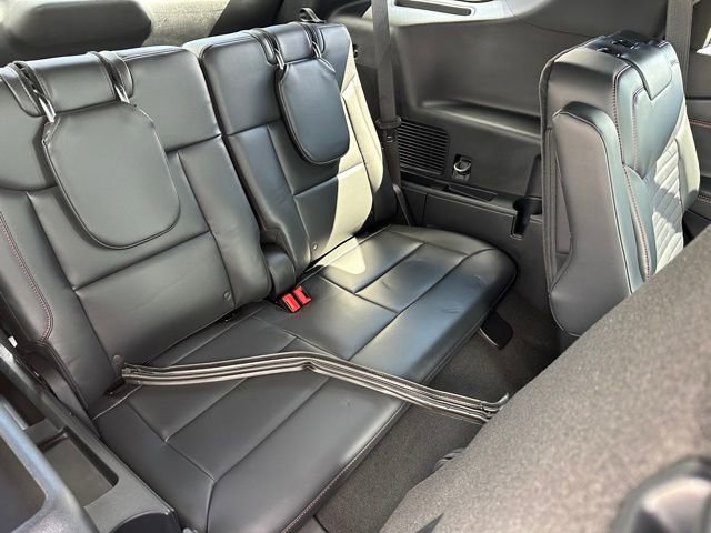 Certified 2025 Ford Explorer ST-Line w/ Premium Package AWD/4WD image 10