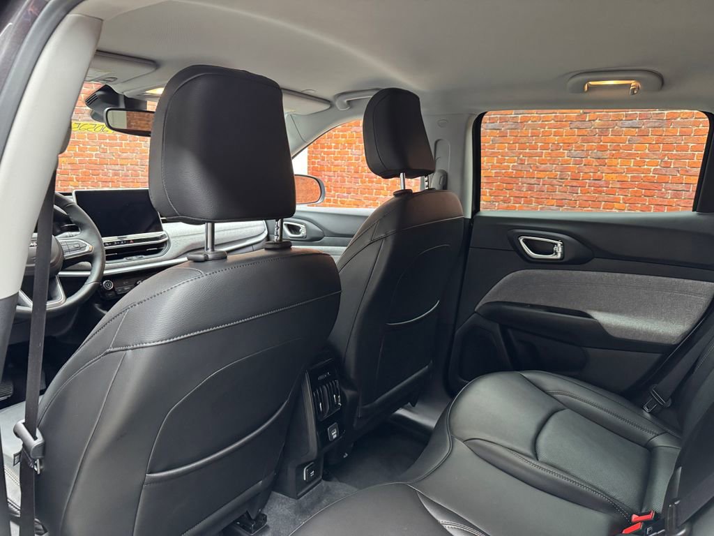 Used 2022 Jeep Compass Latitude image 27