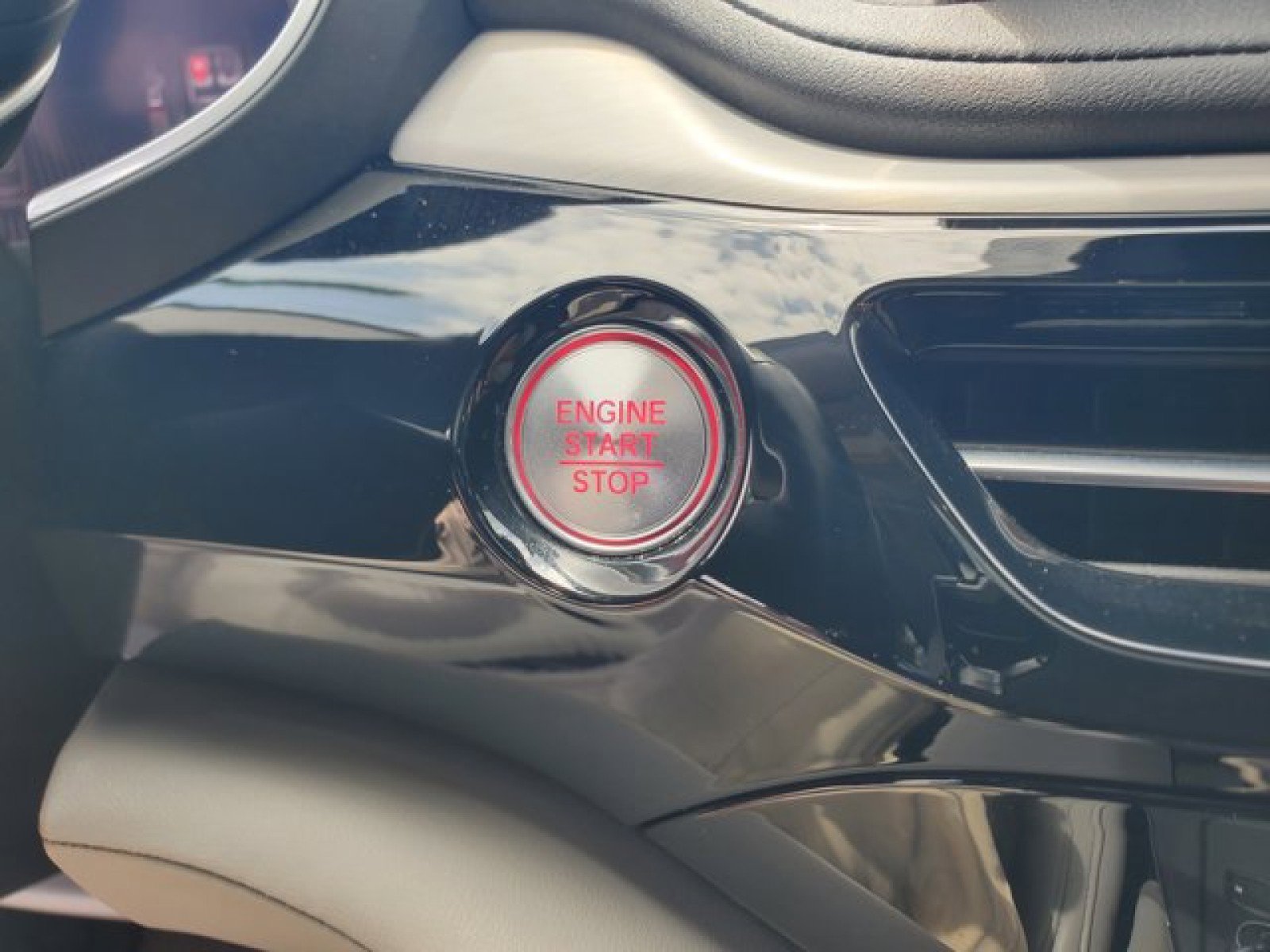 Used 2025 Acura MDX FWD w/ Technology Package image 22