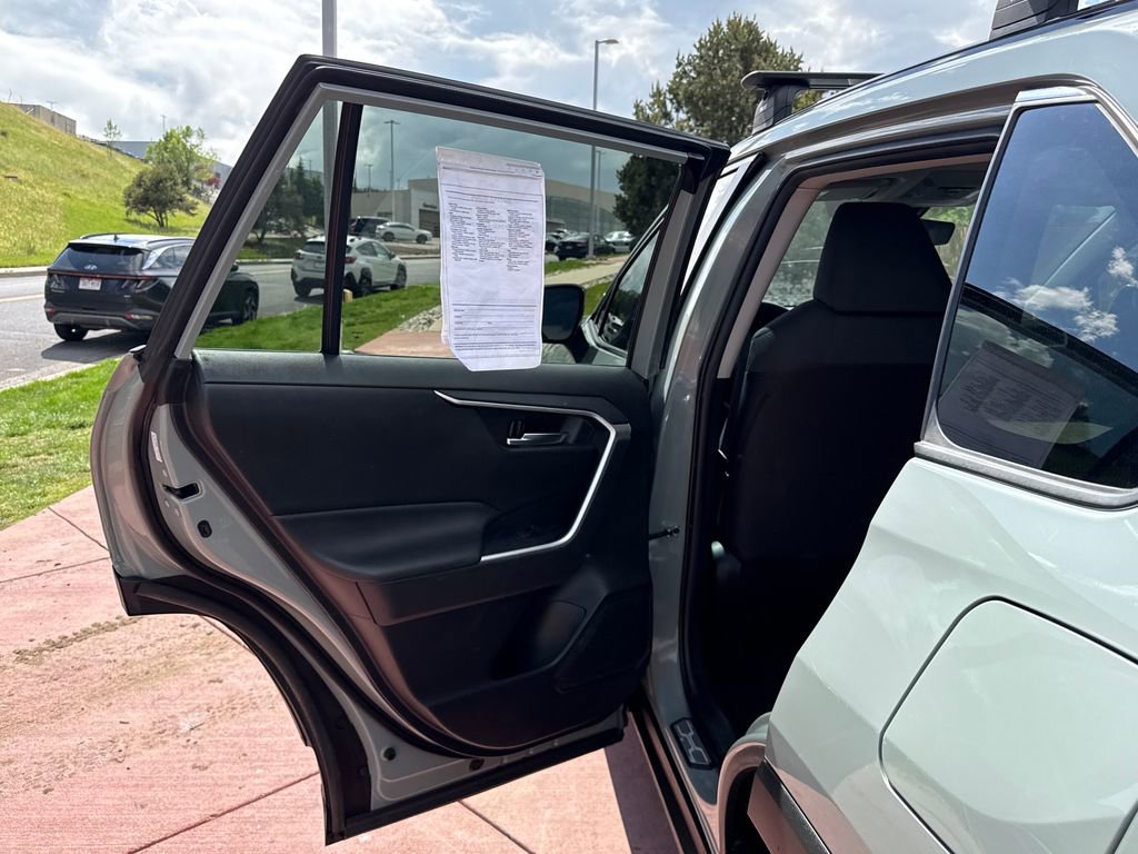 Used 2021 Toyota RAV4 XLE AWD/4WD image 20