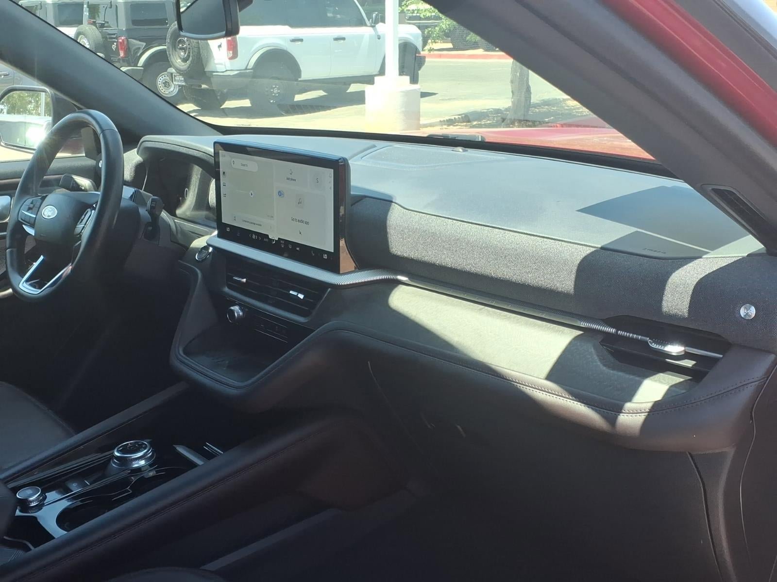 Certified 2025 Ford Explorer Platinum AWD/4WD image 10