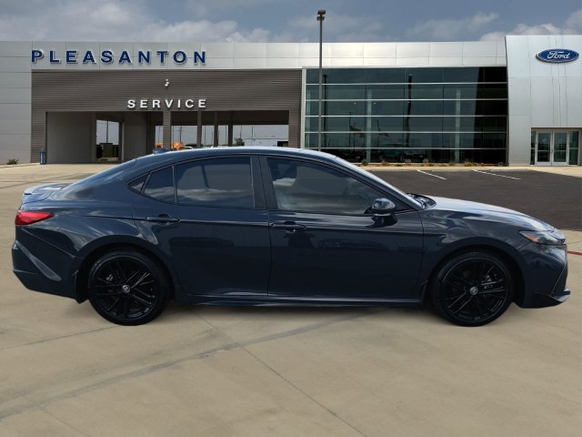 Used 2025 Toyota Camry SE w/ Convenience Package FWD image 6