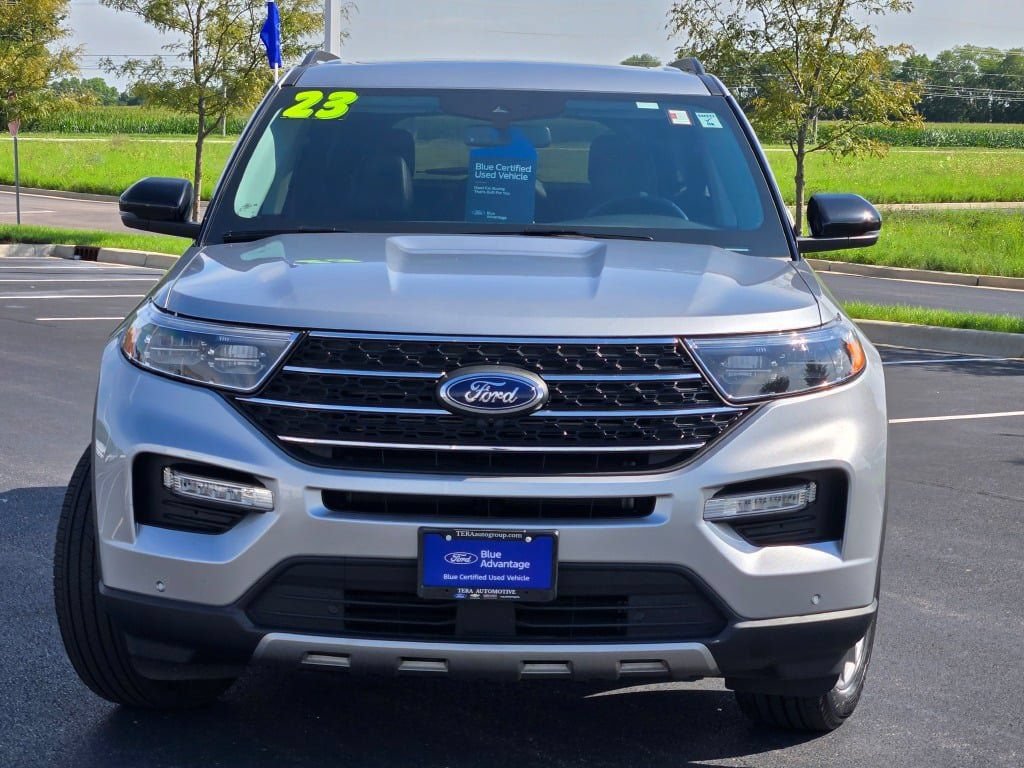 Certified 2023 Ford Explorer XLT w/ Equipment Group 202A AWD/4WD image 3