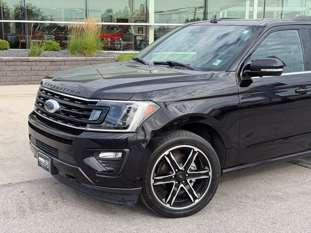 Certified 2020 Ford Expedition Limited w/ Equipment Group 303A AWD/4WD image 2