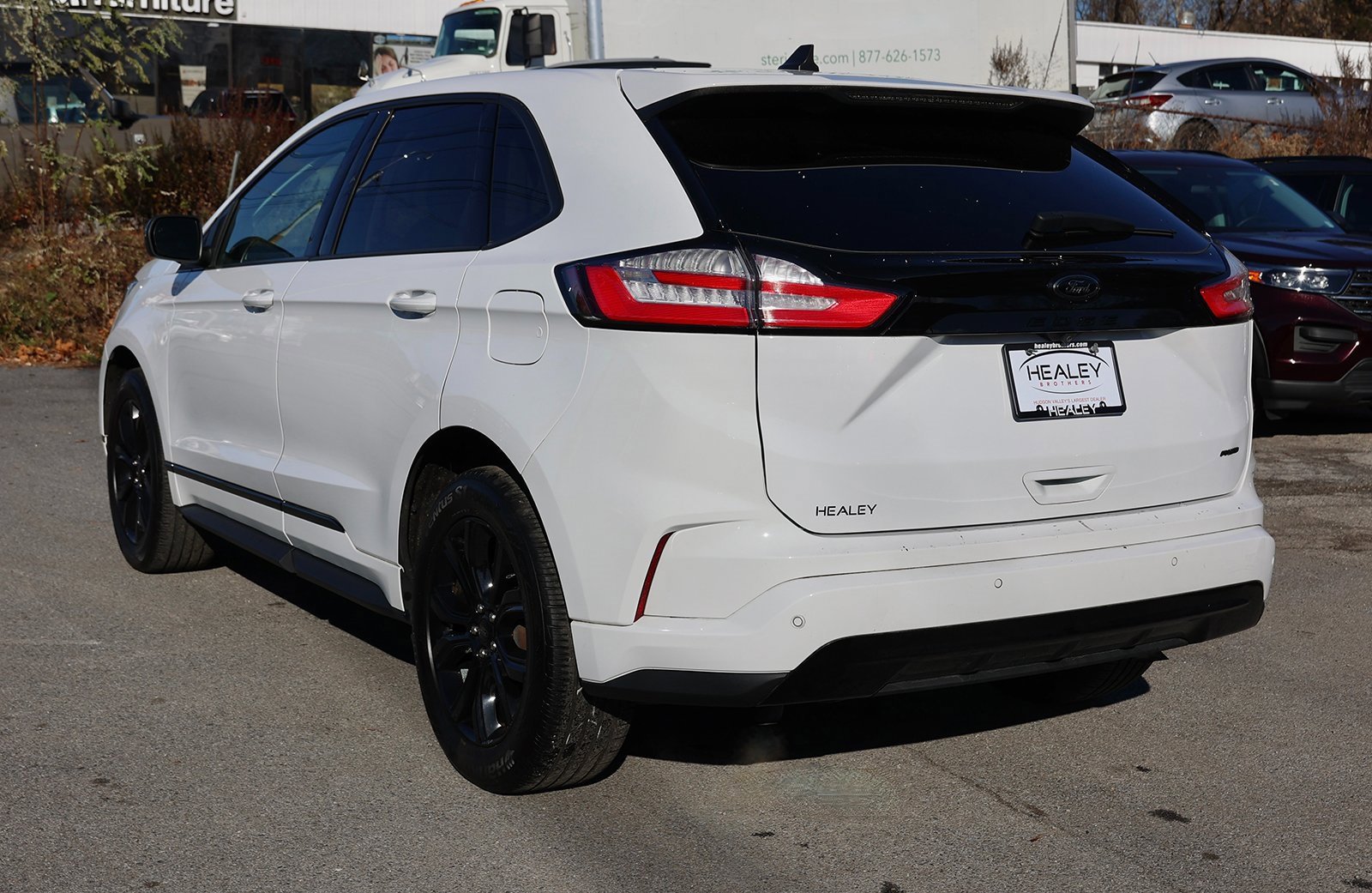 Certified 2023 Ford Edge SE w/ Black Appearance Package image 5