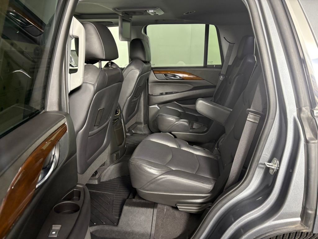Used 2020 Cadillac Escalade Premium Luxury image 30