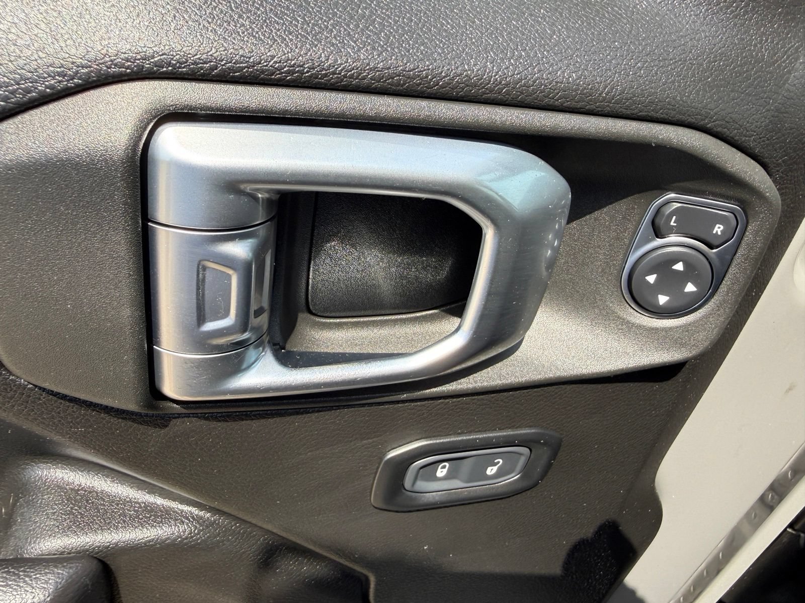 Used 2021 Jeep Wrangler Unlimited Sport AWD/4WD image 14