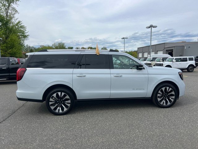 Certified 2025 Ford Expedition Max Platinum w/ Driver's Package AWD/4WD image 6