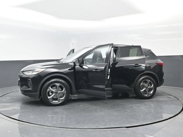 Certified 2025 Ford Escape ST-Line Select AWD/4WD image 28