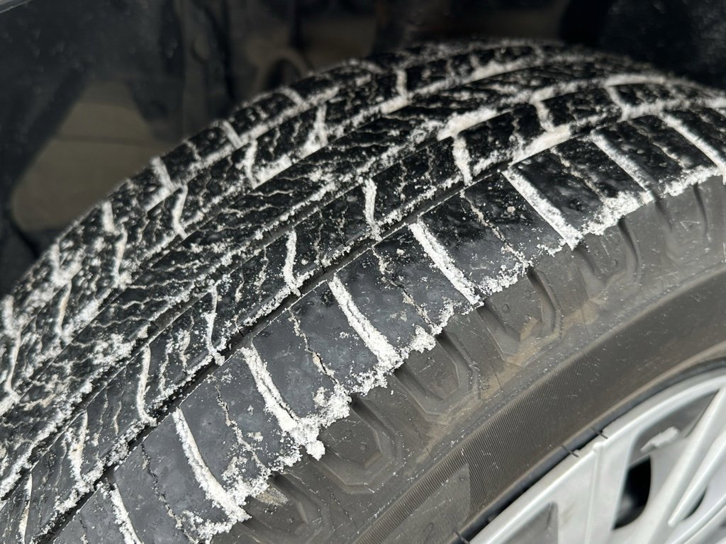 Used 2019 Toyota Camry LE image 9