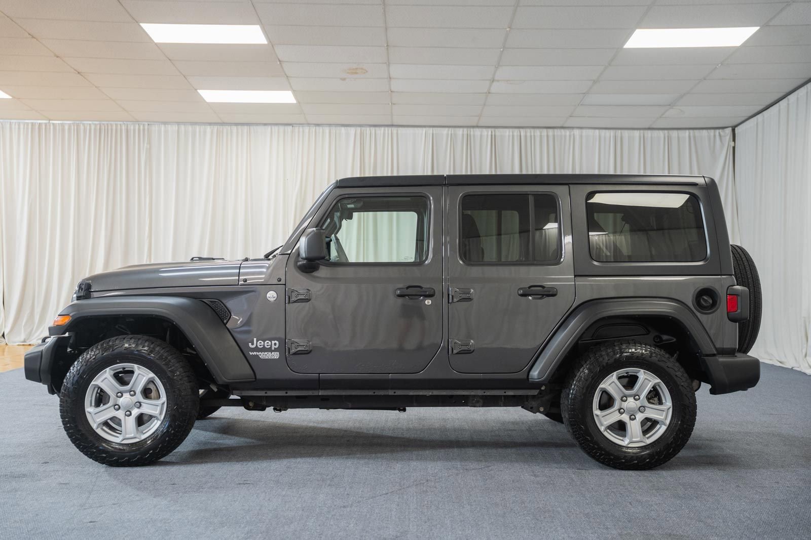 Used 2018 Jeep Wrangler Unlimited Sport S AWD/4WD image 5