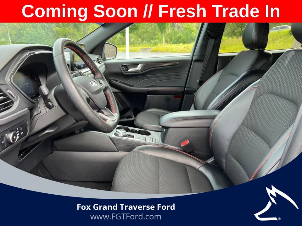 Certified 2025 Ford Escape ST-Line Select AWD/4WD image 4