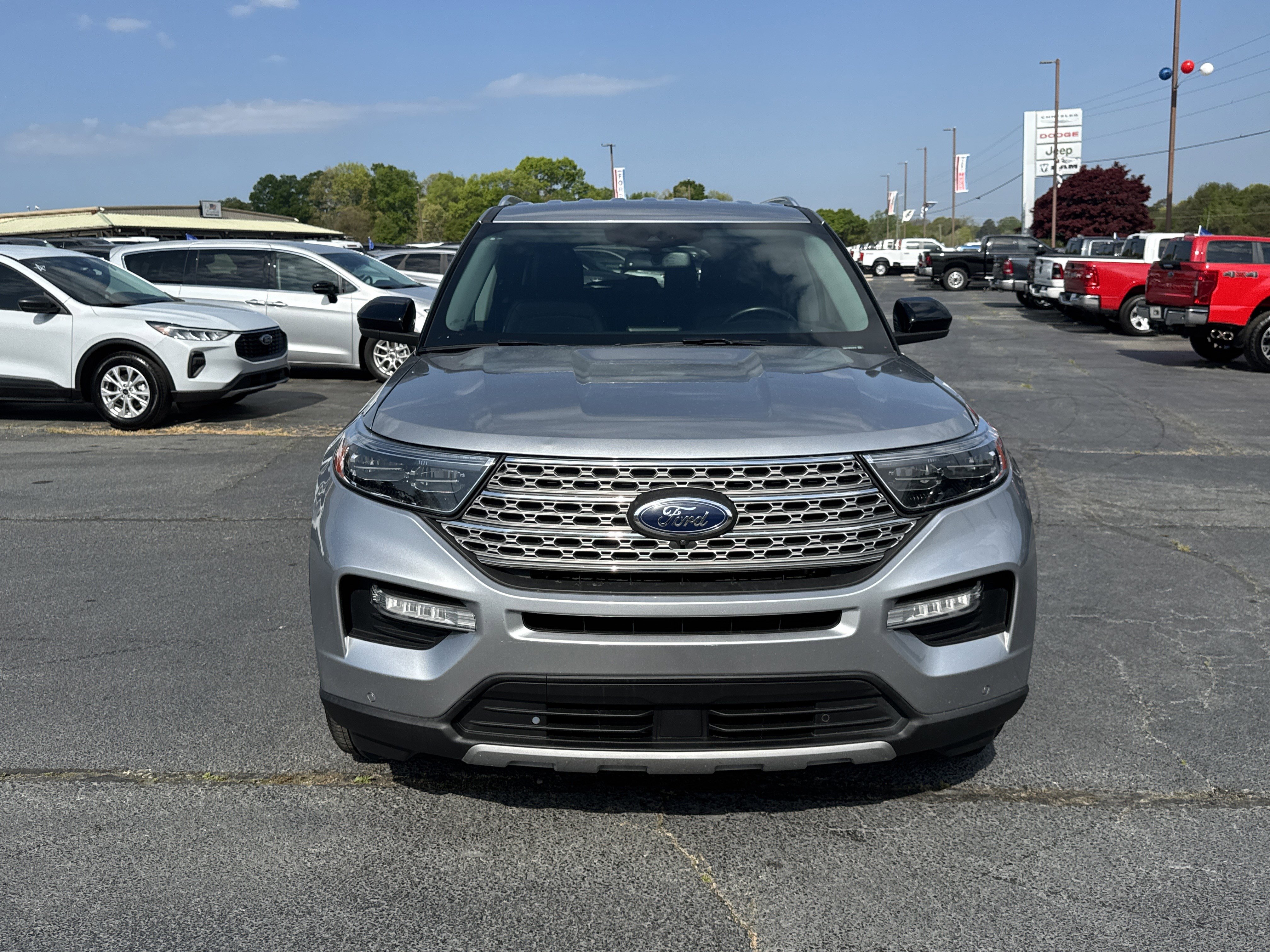 Certified 2023 Ford Explorer Limited RWD image 3