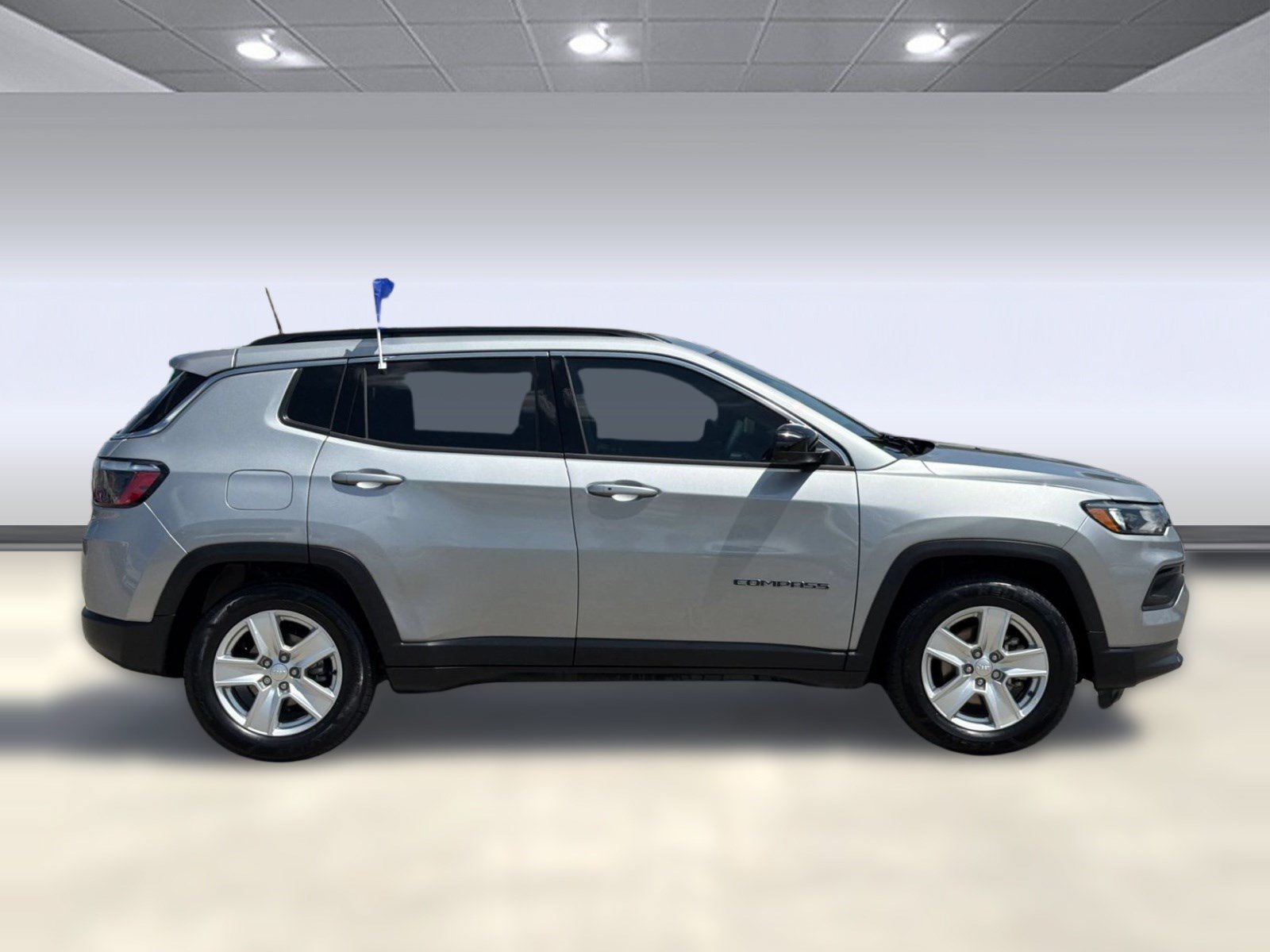 Used 2022 Jeep Compass Latitude FWD image 8
