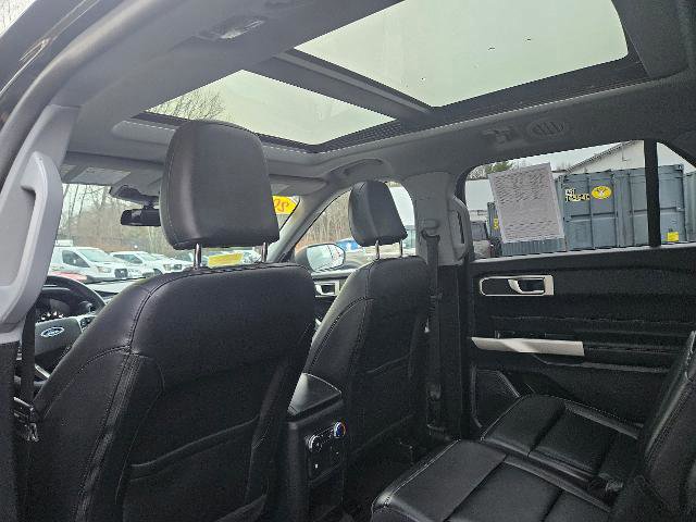 Certified 2021 Ford Explorer XLT w/ Equipment Group 202A image 13