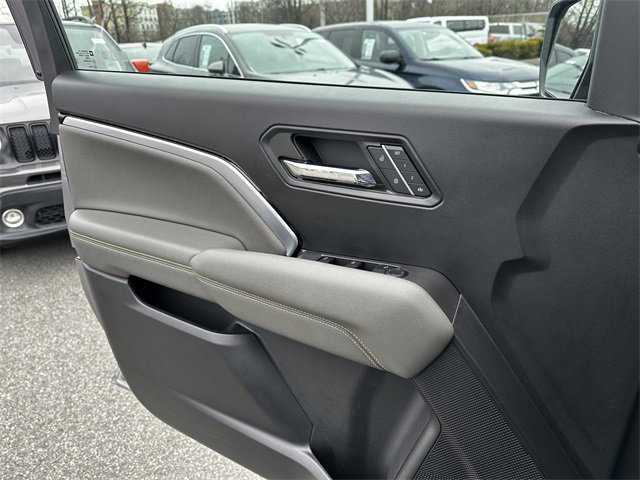 Used 2023 Chevrolet Colorado ZR2 w/ ZR2 Convenience Package III image 31