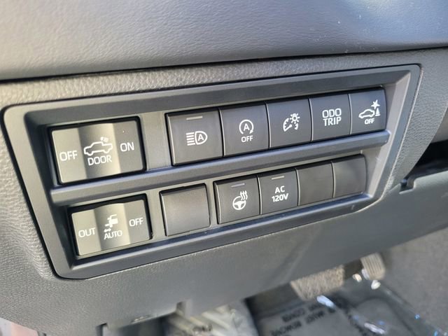 Used 2022 Toyota Tundra Platinum w/ Advanced Package AWD/4WD image 17