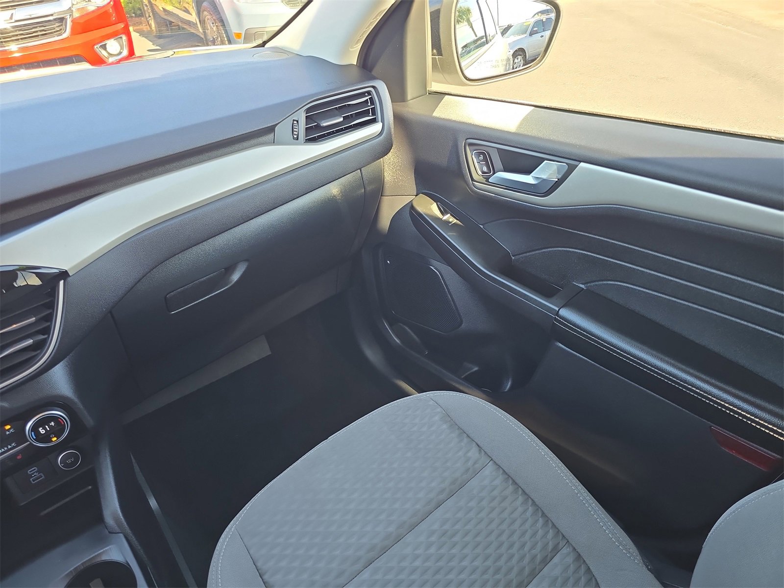 Certified 2021 Ford Escape SE w/ SE Sport Appearance Package image 11