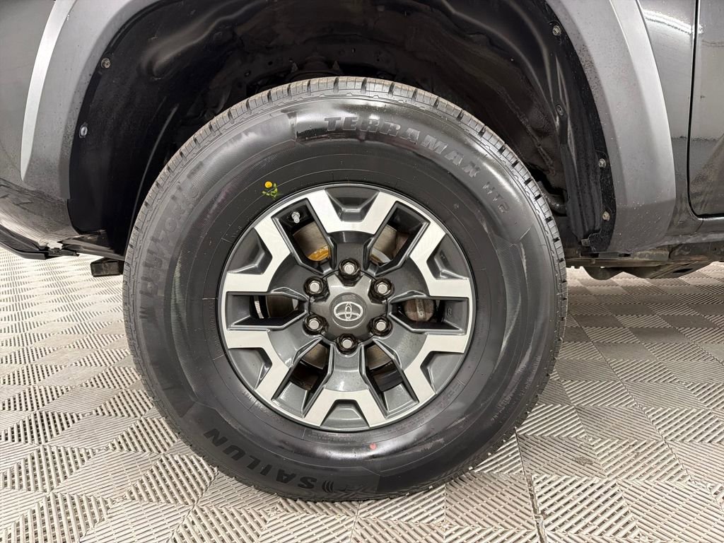 Used 2020 Toyota Tacoma TRD Off-Road w/ Technology Package AWD/4WD image 15