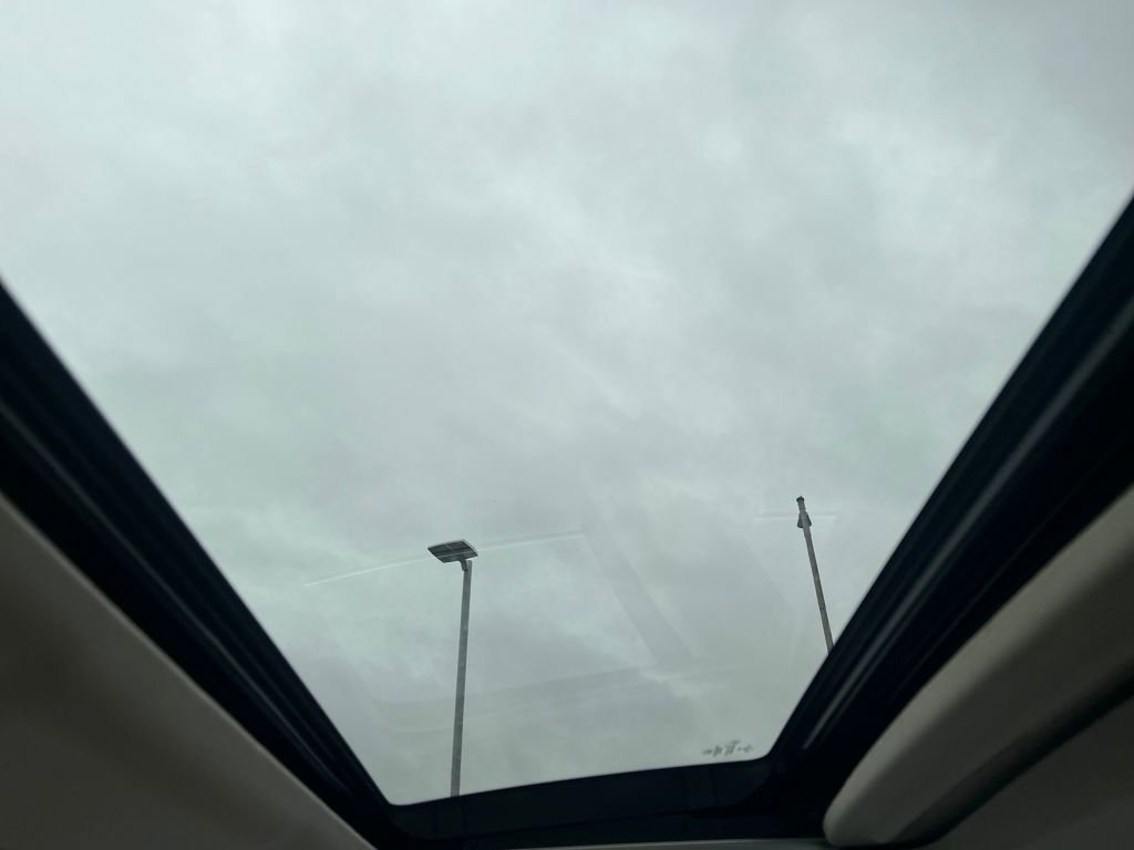 Used 2020 Honda Insight Touring image 30