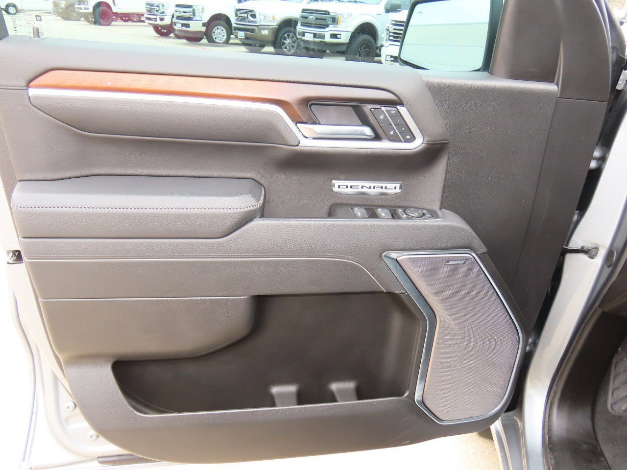 Used 2025 GMC Sierra 1500 Denali w/ Technology Package image 24