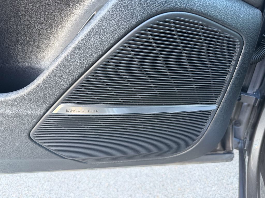 Used 2019 Audi Q8 Prestige w/ Towing Package image 18