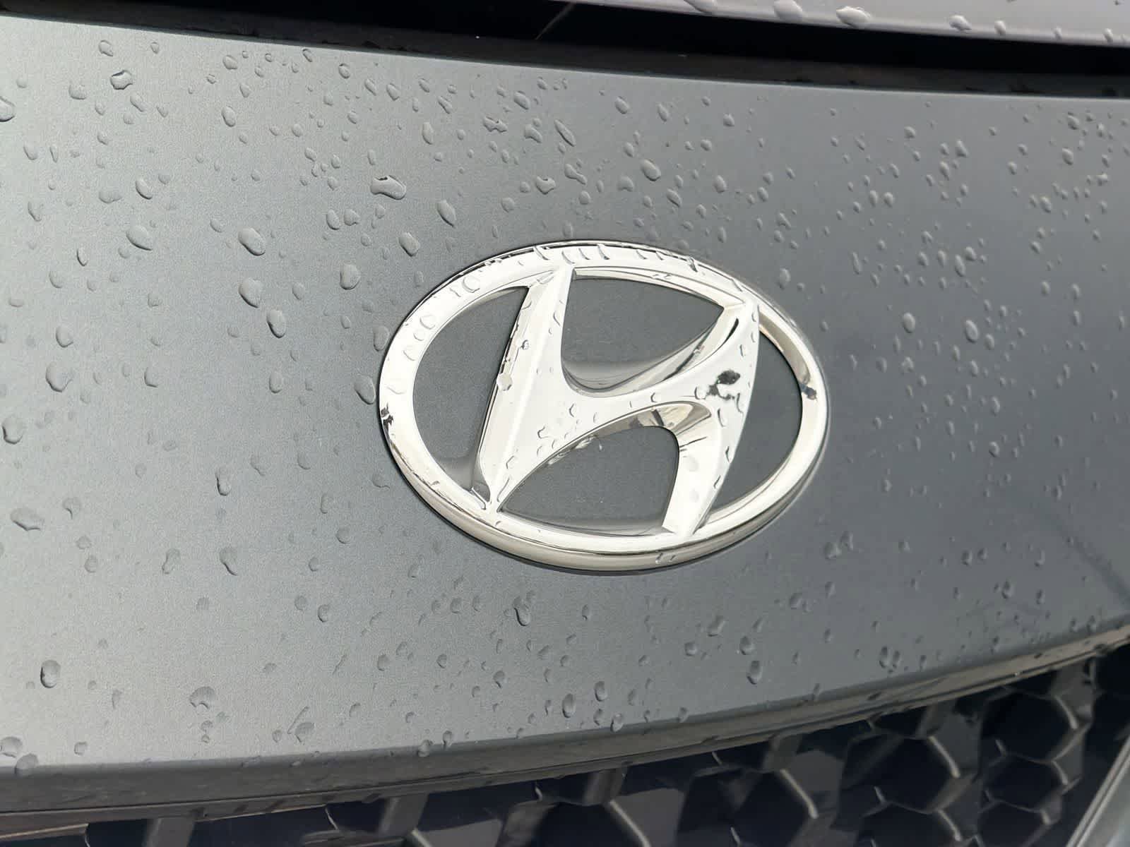 Used 2022 Hyundai Kona Limited w/ Cargo Package AWD/4WD image 12